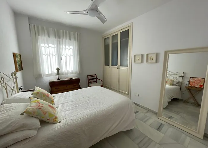 펜션 El Jardin De La Palmera Con 2 Parking 세비야